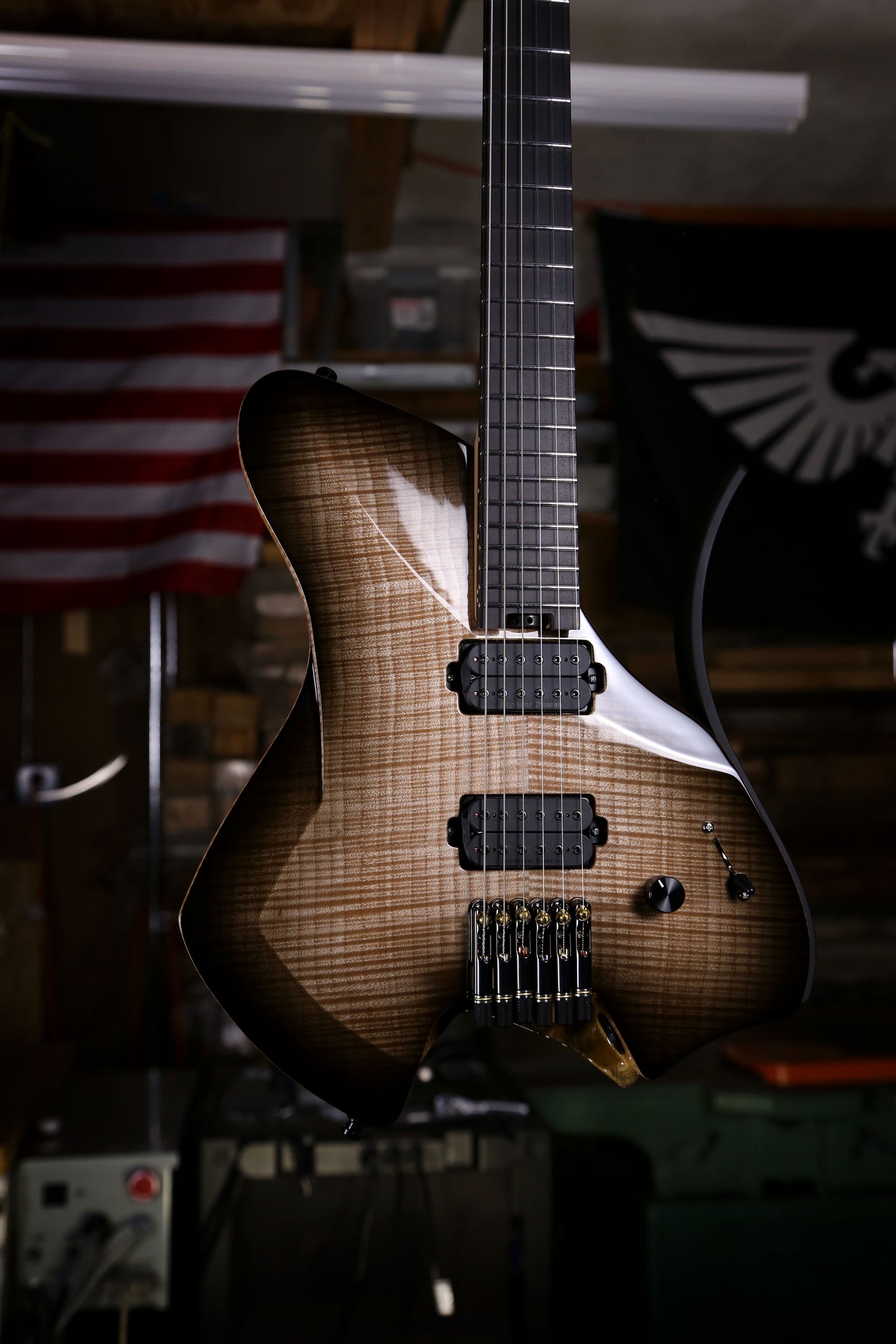 Mirus Headless 6 - Black Burst