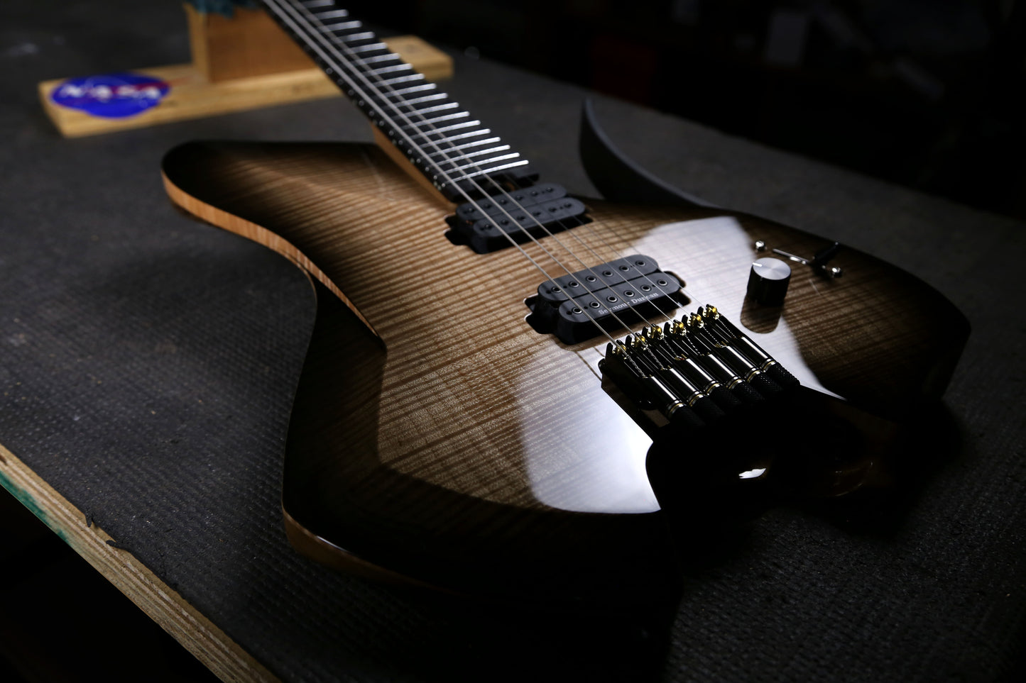 Mirus Headless 6 - Black Burst