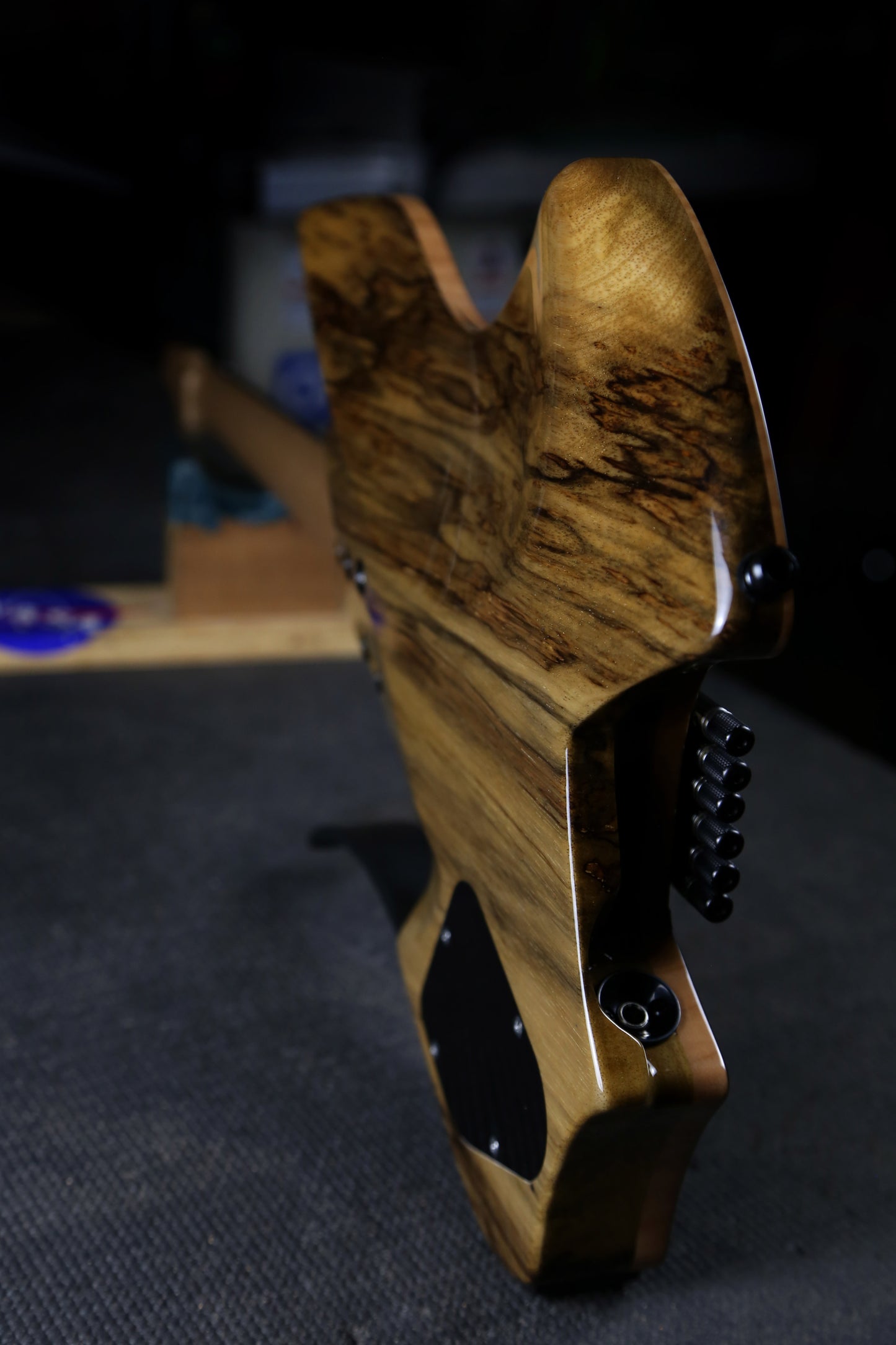 Mirus Headless 6 - Black Burst