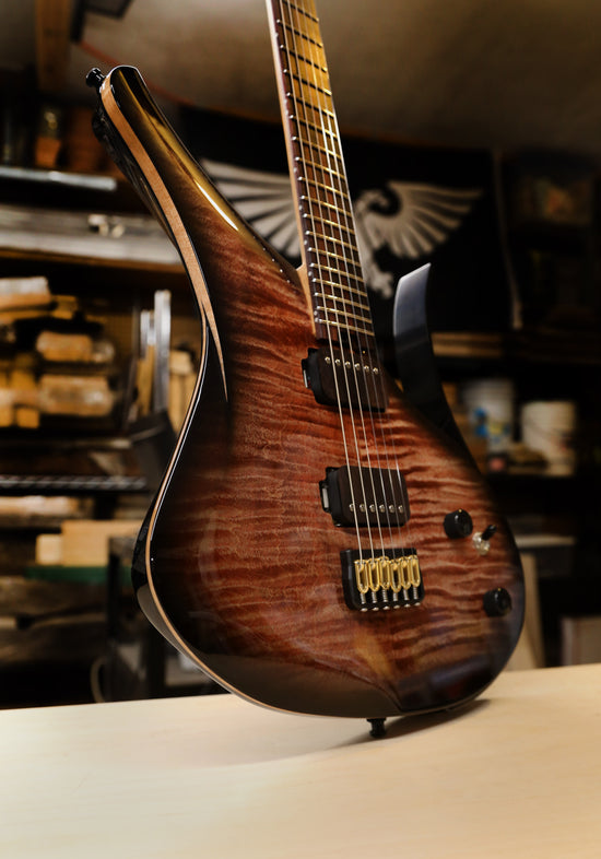 DG semi carve virtus in black burst semi carve